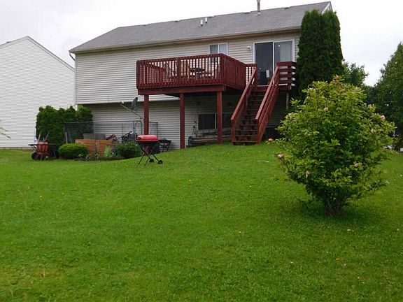 2nd image of 823 S Oak Creek Dr