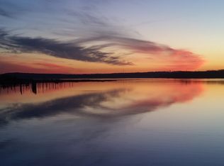 83 Cove St, Swansea, MA 02777