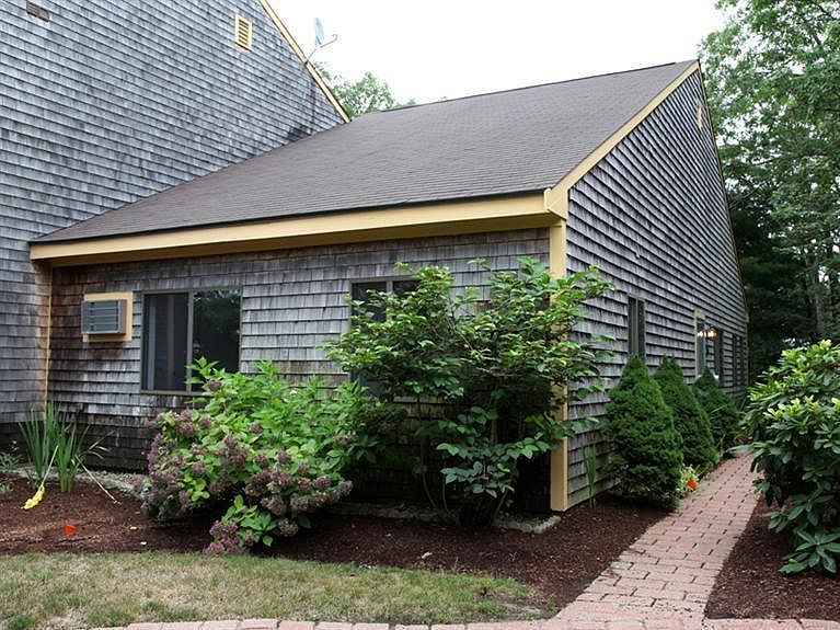 1st image of 4 Roundhouse Road #4