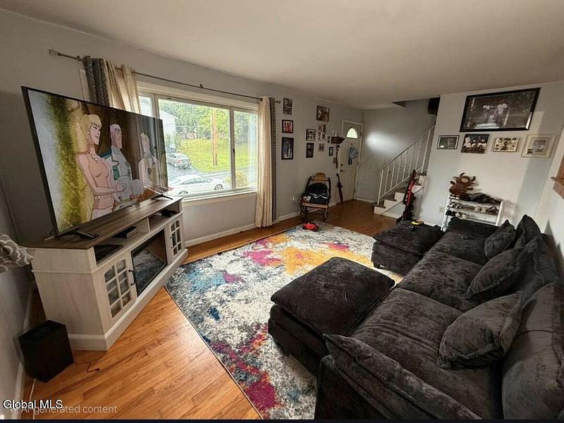 3rd image of 9 Bickford Lane