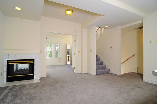 4th image of 600 11th St APT 3