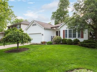 587 Elmwood Rd, Bay Village, OH 44140