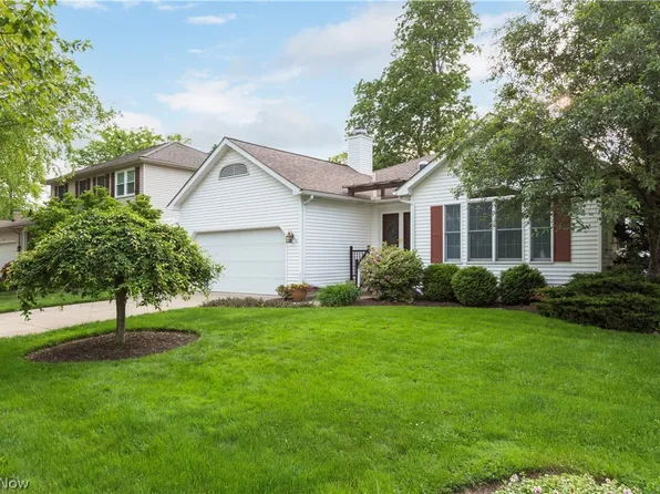 587 Elmwood Rd, Bay Village, OH 44140