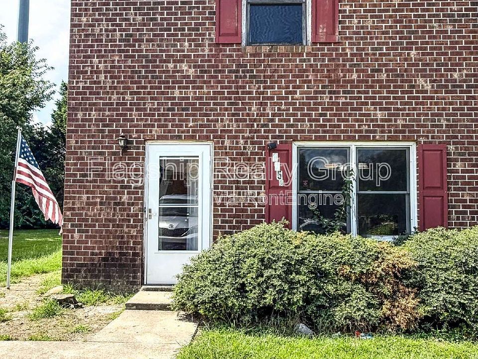 1st image of 105A Chesterfield Ct