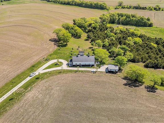 4th image of 36987 Somerset Rd