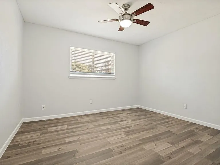 1149 Meadow Creek Ct — Photo 6
