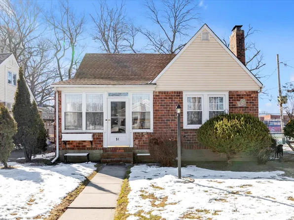 14 Russell Street, North Baldwin, NY 11510