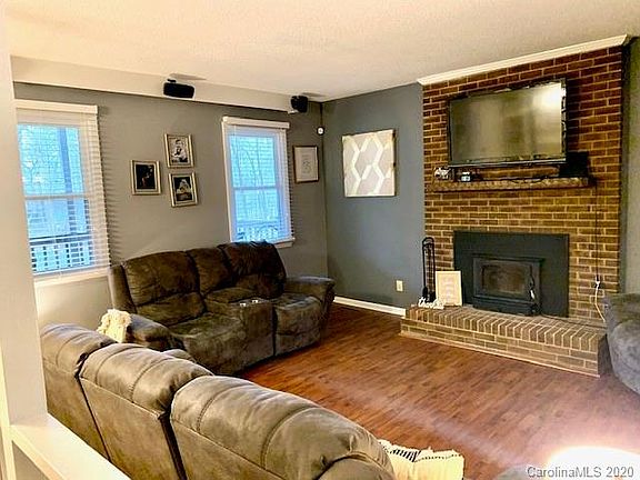 5th image of 6410 Saddlewood Dr