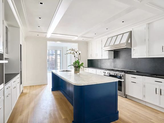 5th image of 1045 Madison Ave APT 6