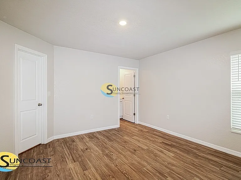 27169 Washington St — Photo 6