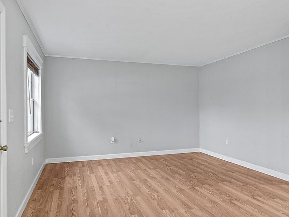 4th image of 953 Wilma Ave