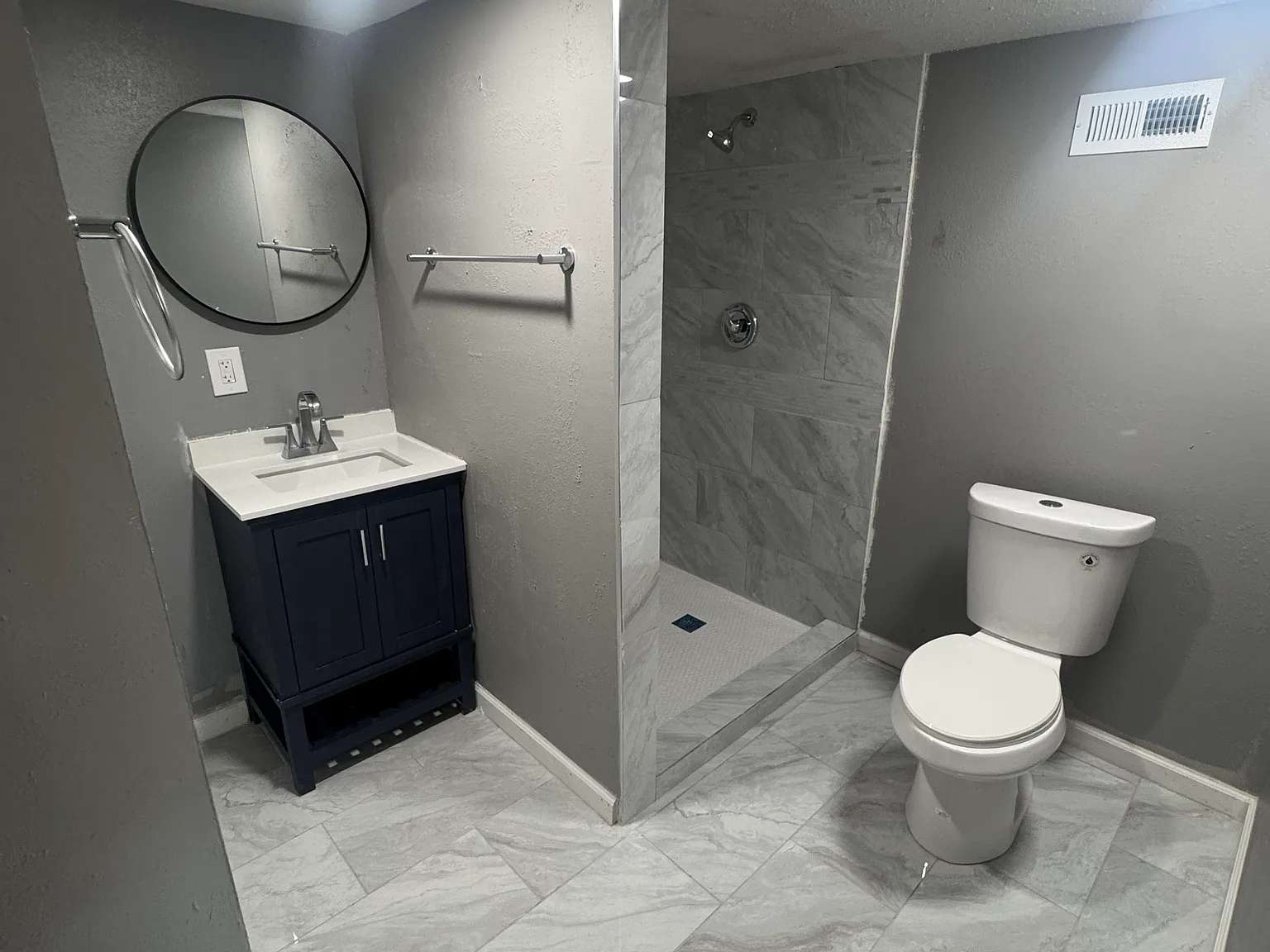 3 bed, 1127 sqft, $1,800 — Photo 3