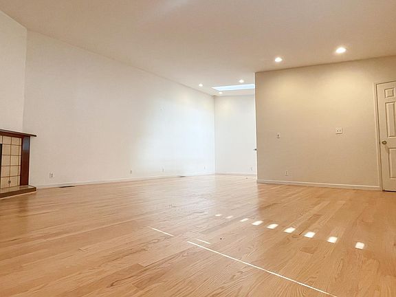5th image of 4 Natividad Ln