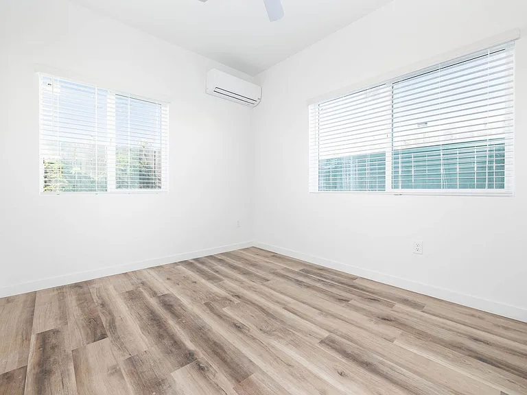 3990 Darwin Ave — Photo 11