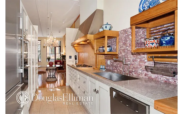 Sold by Douglas Elliman | media 22