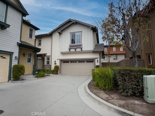 325 Flyers Ln, Tustin, CA 92782