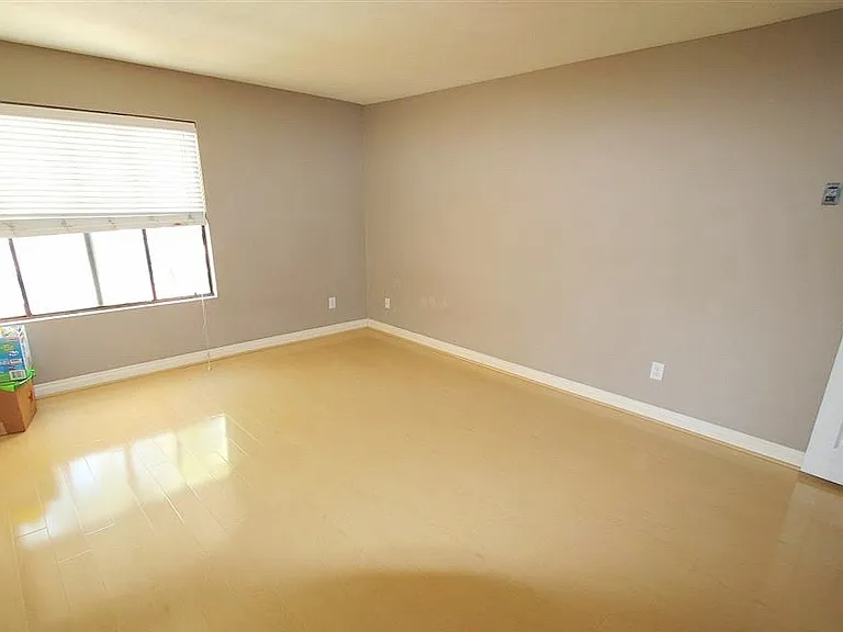 10895 Camino Ruiz #72 — Photo 9