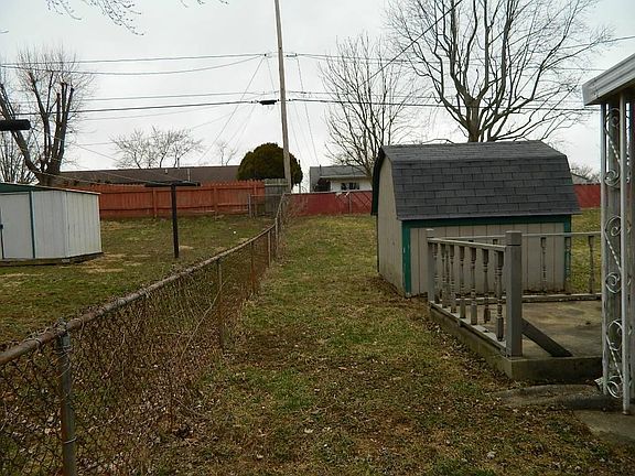 4th image of 4154 Joy Dr