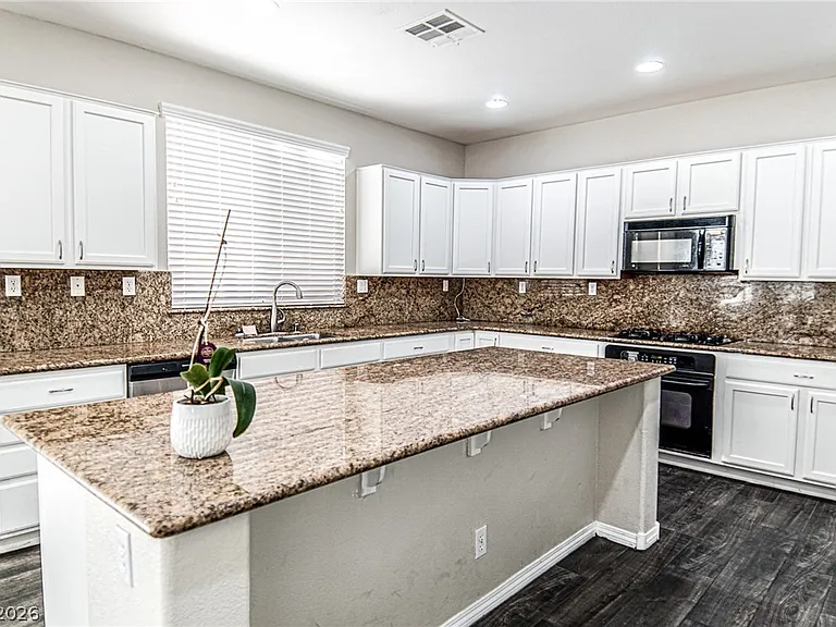 6545 Black Oaks St — Photo 21