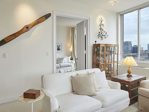 4th image of 210 E 65th St Unit 26E
