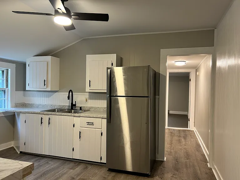 815 W Side Rd #3 — Photo 3