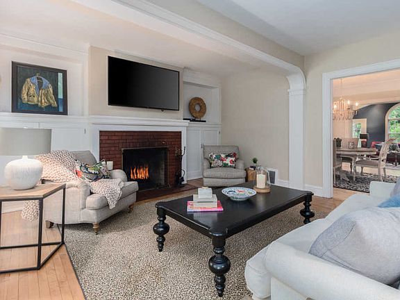 4th image of 4114 N Farwell Ave