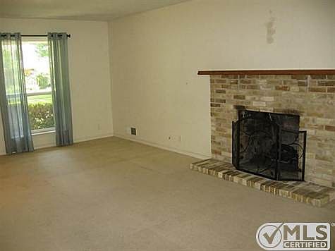 4th image of 1312 Glen Cove Dr