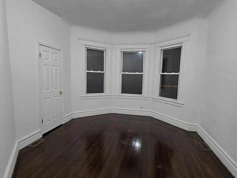 43 Treacy Ave #1 — Photo 5