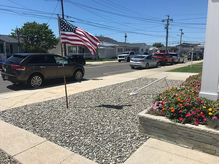 207 E Toledo Ave — Photo 36
