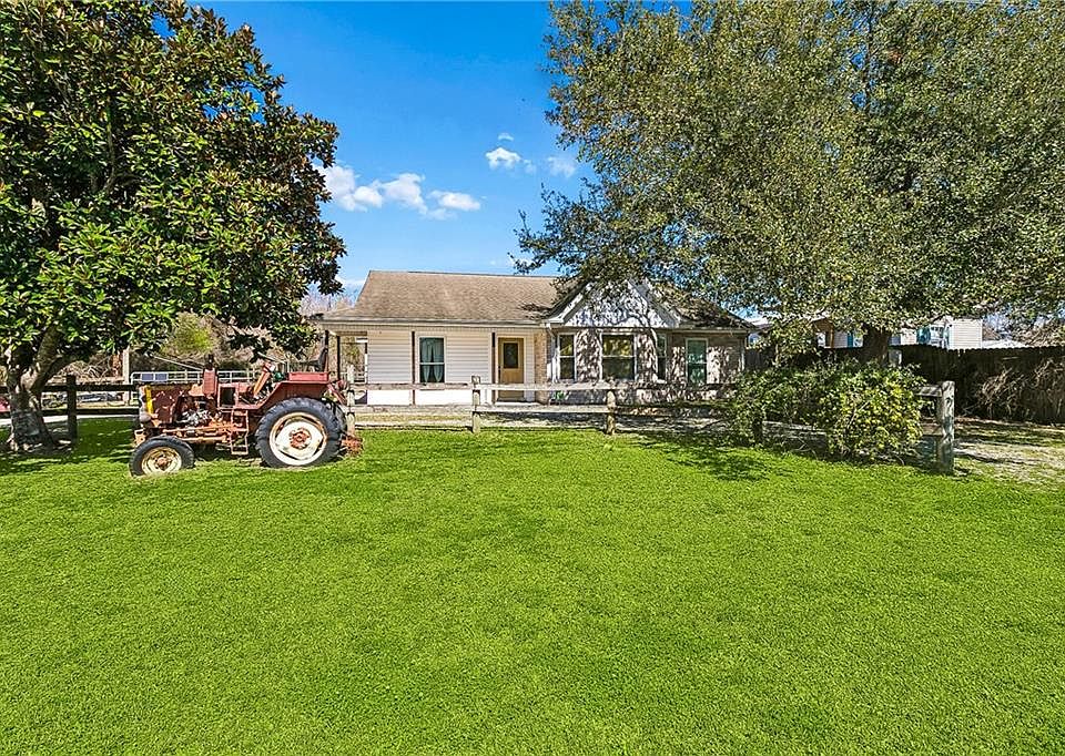 1st image of 516 1/2 Oak Rd