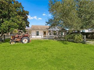 516 1/2 Oak Rd, Belle Chasse, LA 70037