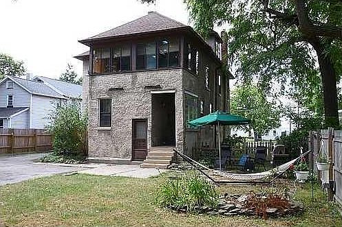 3rd image of 371 N Main St