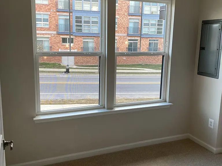 5923 Northwest Dr — Photo 15