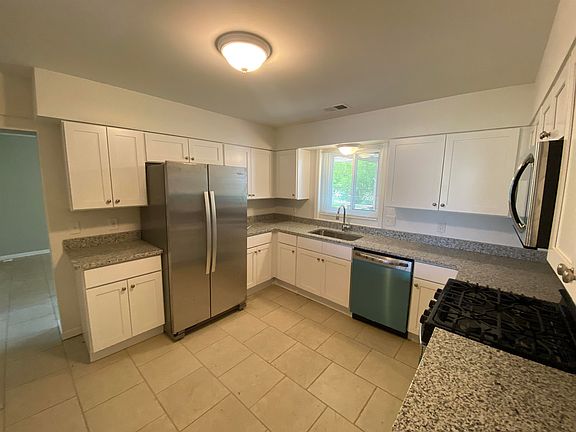 5th image of 20640 Westhaven Ave