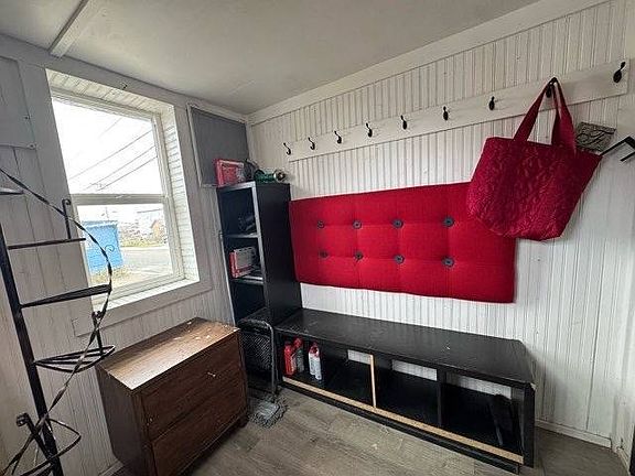 2nd image of 100 E King Pl
