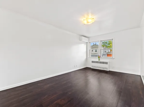 5-39 117th Street image 12 of 28