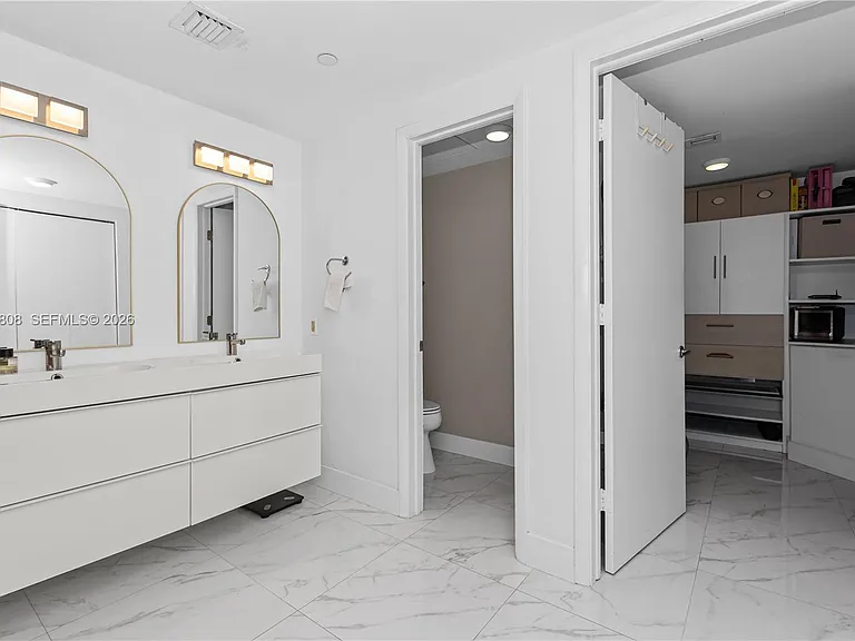 350 S Miami Ave #2102 — Photo 22