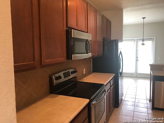 5th image of 10215 Elizabeth Ct