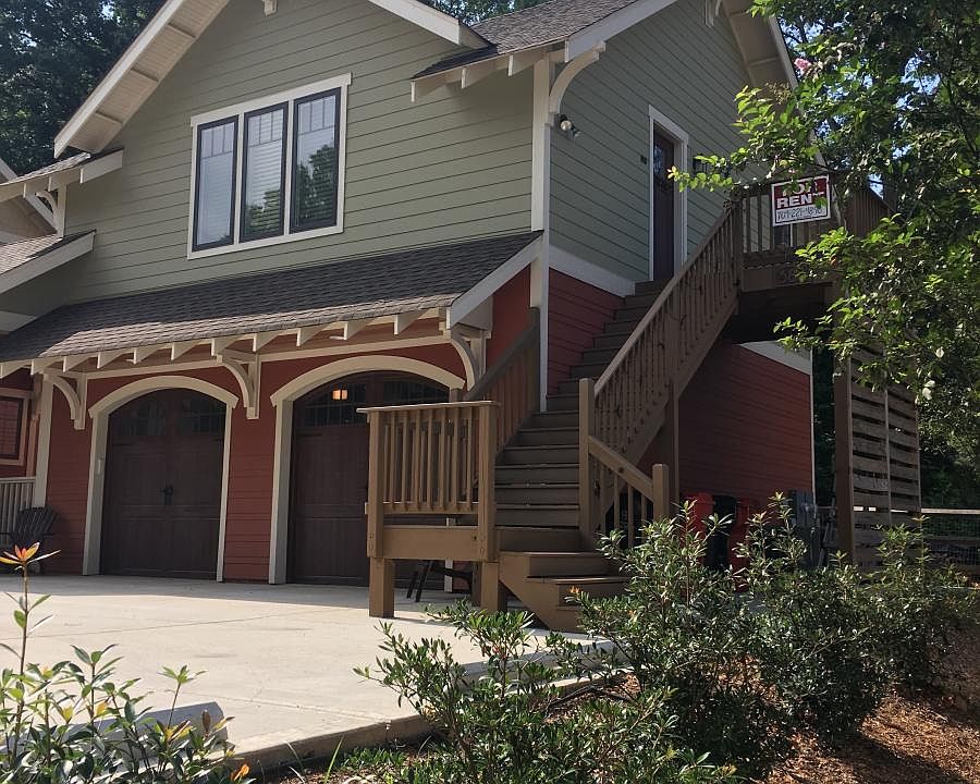 Street view of garage apartment
