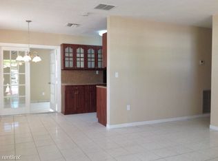 1111 N 70th Ter, Hollywood, FL 33024