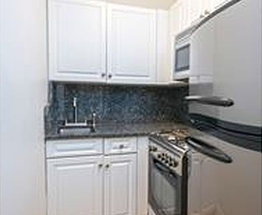 3rd image of 333 E 75th St APT 4J