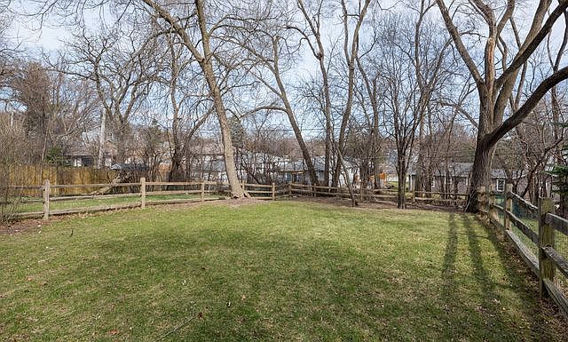 2nd image of 23755 N Quentin Rd