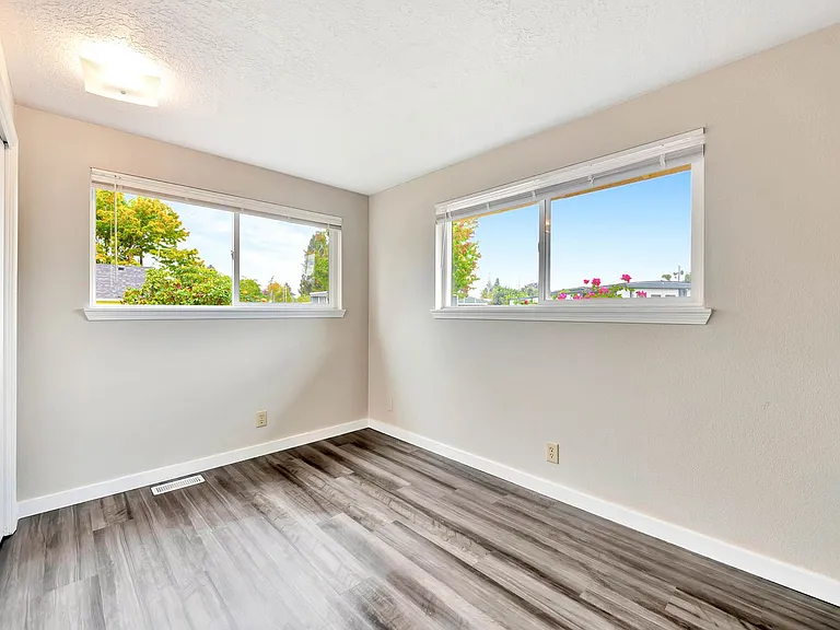 Savage / Ellis Duplex — Photo 25
