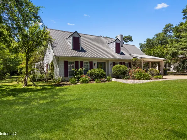 316 Ramoneda St, Bay Saint Louis, MS 39520