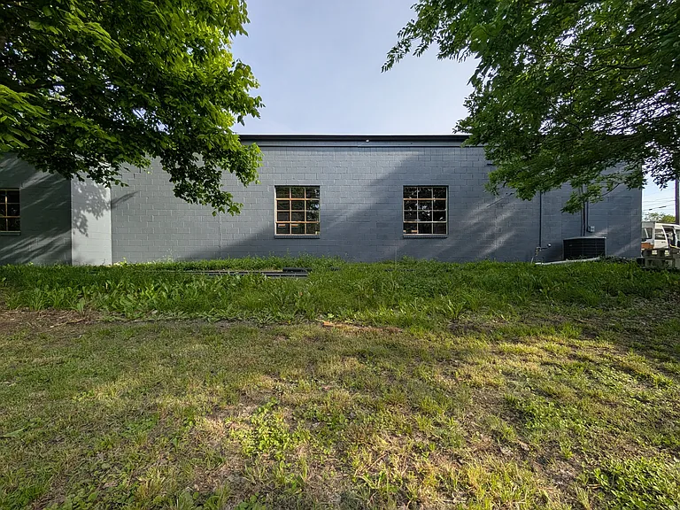 430 E Brockett St — Photo 13