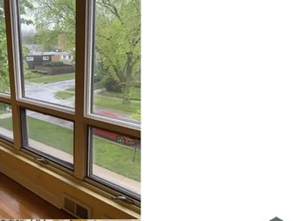 301 Elmwood Ave APT 1S, Evanston, IL 60202