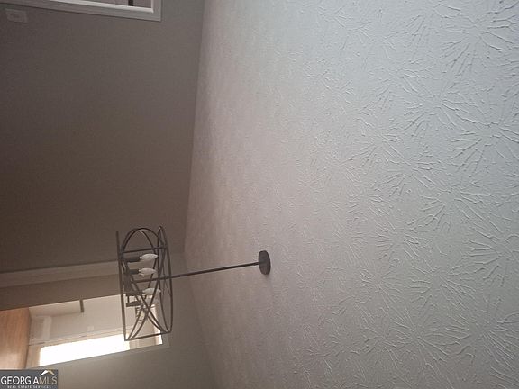5th image of 159 Jenna Ln