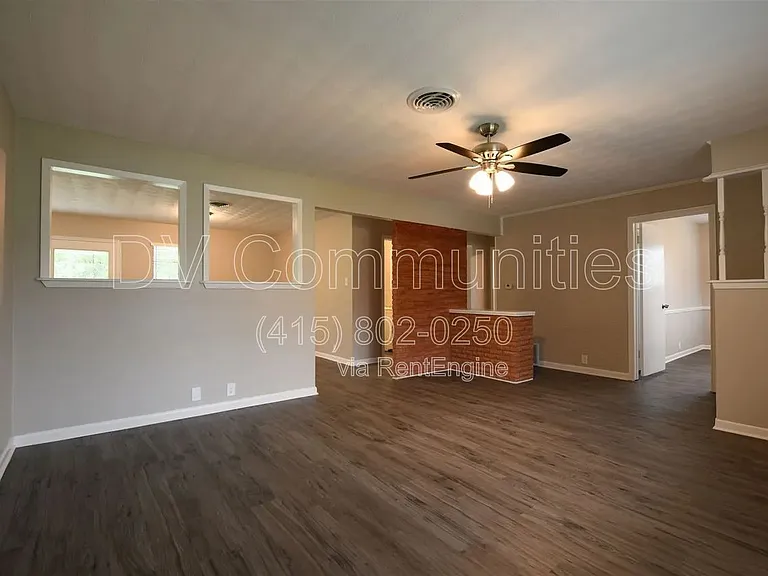 1607 Anthony St — Photo 17