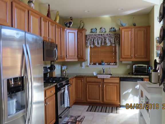 4th image of 33 Avery Ln