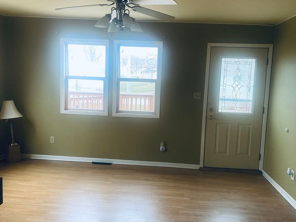 213 South St, Martinton, IL 60951 Zillow